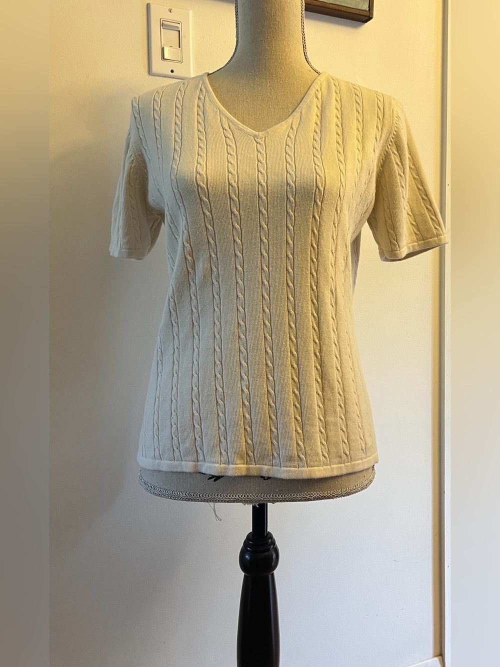 Women’s vintage 100% cotton sweater cream short sleeve size medium